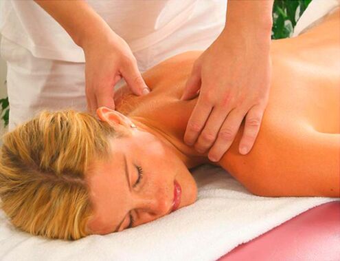 Massage thérapeutique pour l'ostéochondose cervicale
